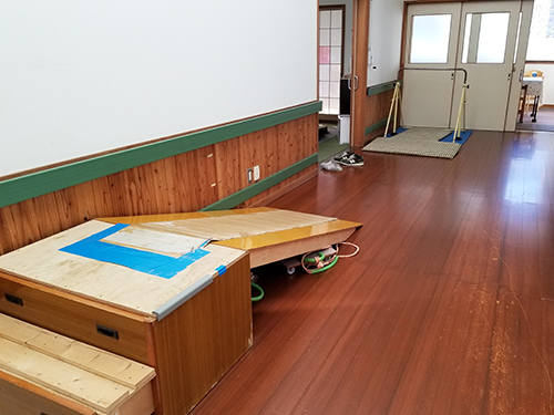 遊具 鉄棒 すべり台